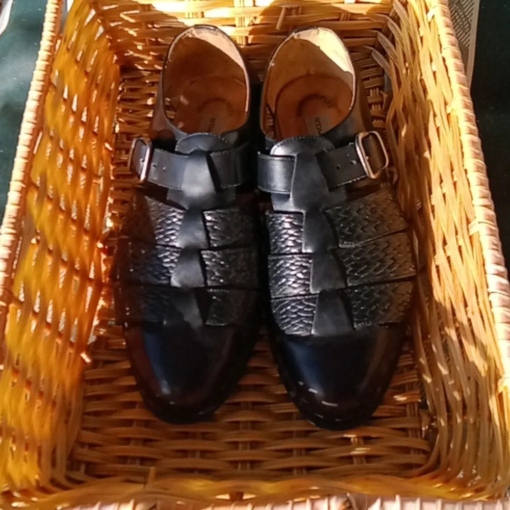 Men's Stacey Adams leather shoe sandals flex size 10 .. Like New.